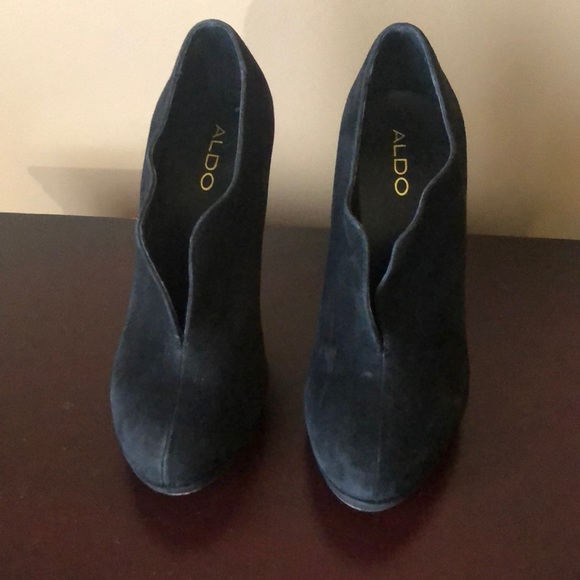 Shoes - Picture 1 of 5